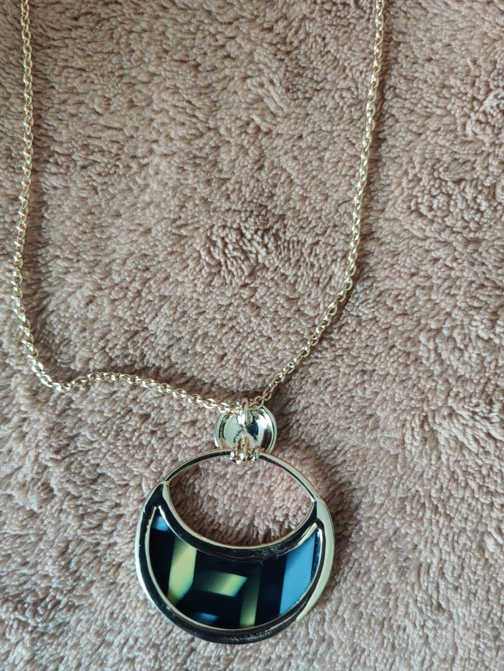 Ann Taylor Gold & Black Crescent Pendant Necklace – NWT – Factory